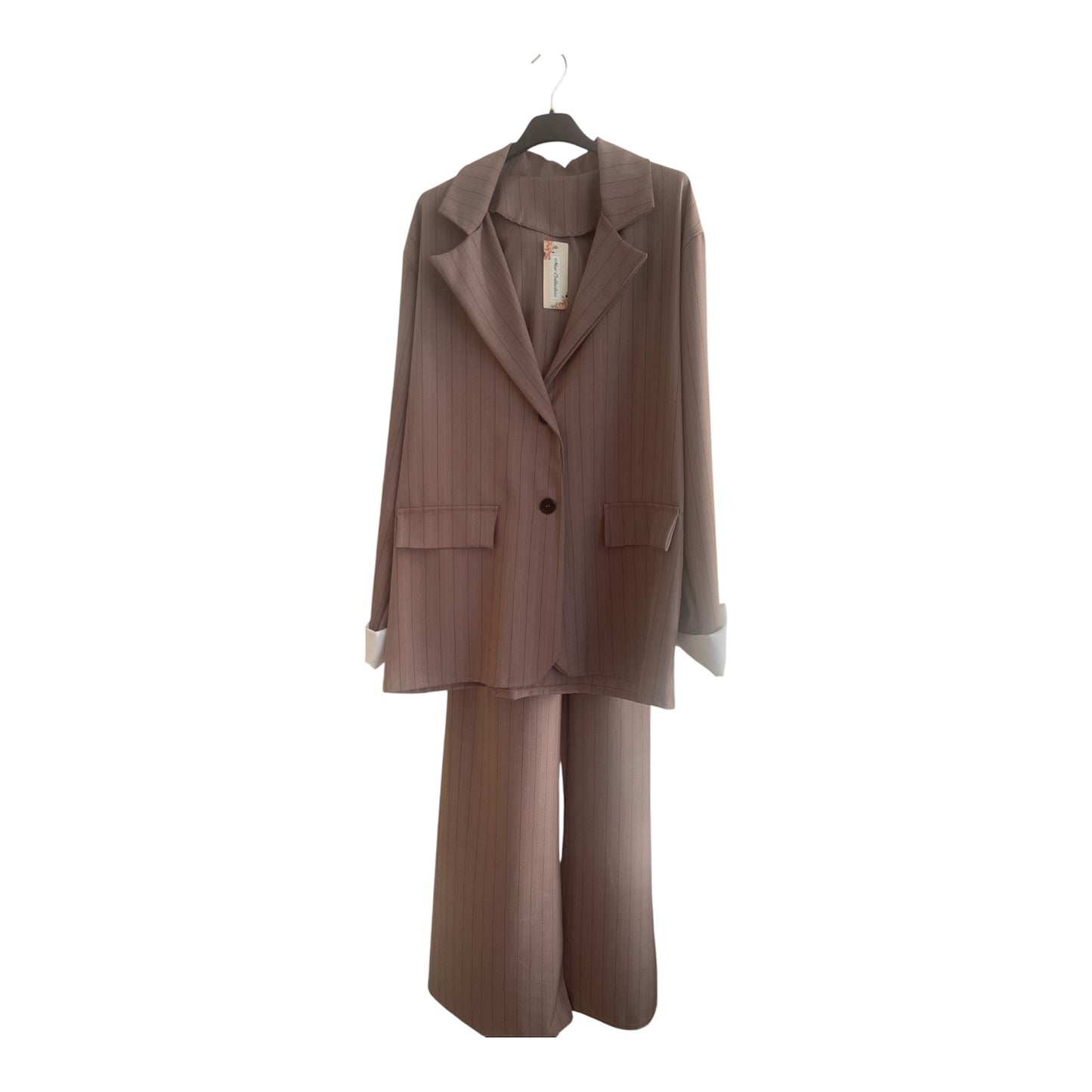 Costume femme lignée. TU: 38-44. Couleurs: gris-brun-blanc cassé